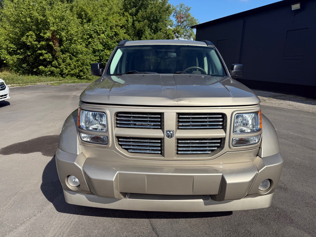2010 Dodge Nitro Image 2