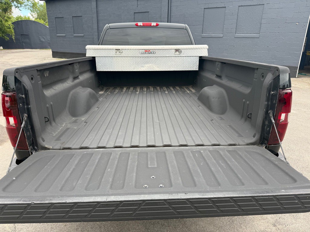 2011 Chevrolet Silverado 1500 Image 3