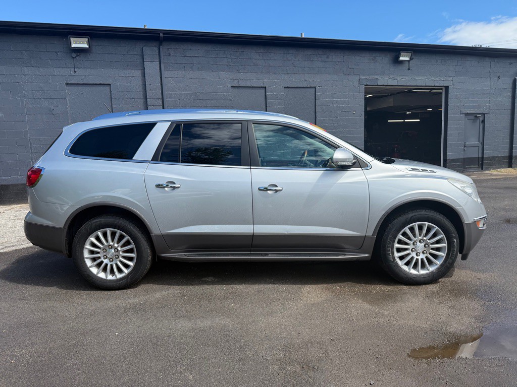 2012 Buick Enclave Image 8