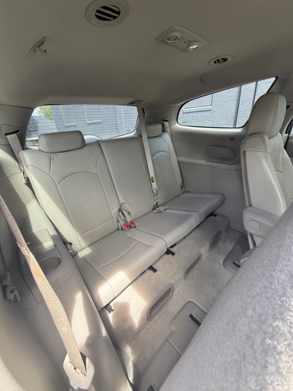 2012 Buick Enclave Image 15