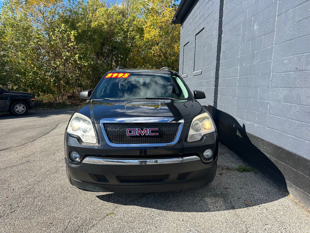 2011 GMC Acadia Image 2