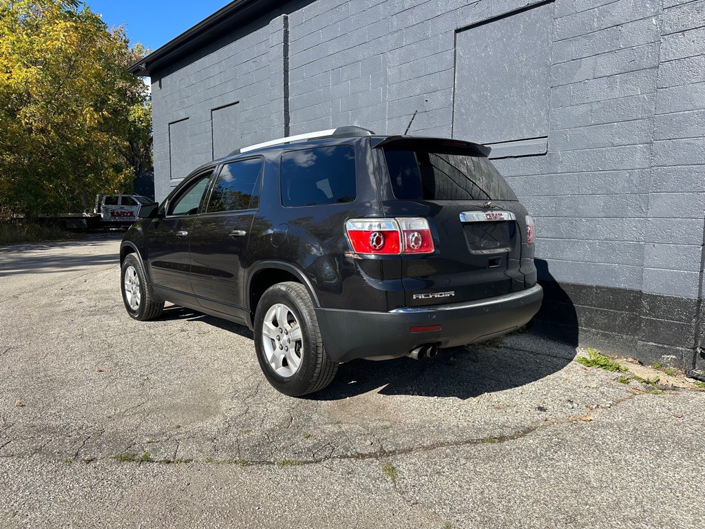 2011 GMC Acadia Image 8