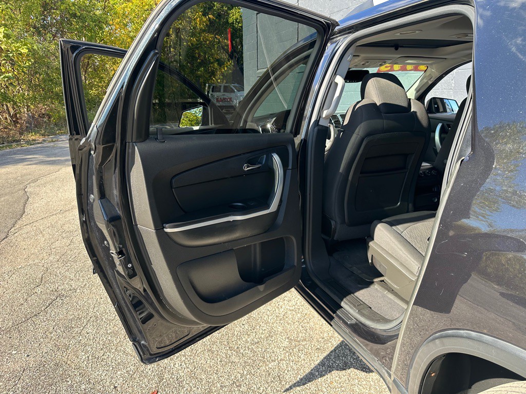 2011 GMC Acadia Image 9