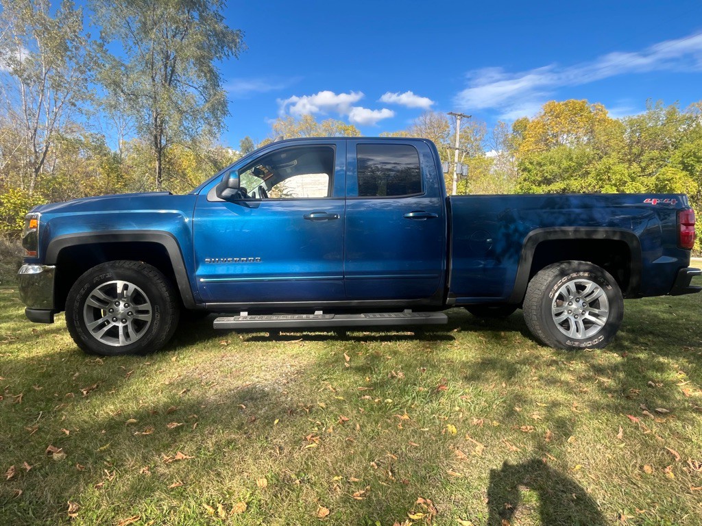 2016 Chevrolet Silverado 1500 Image 2