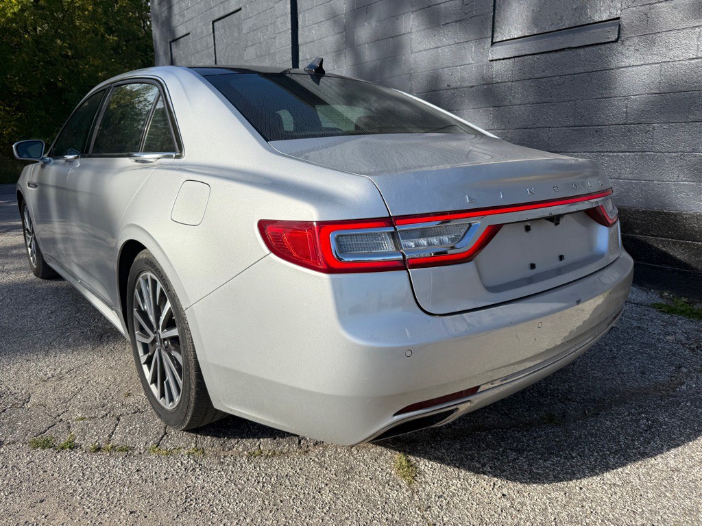 2019 Lincoln Continental Image 3