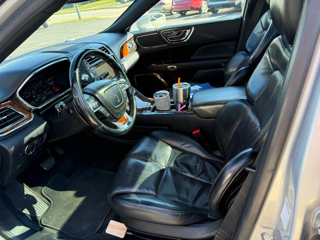 2019 Lincoln Continental Image 8