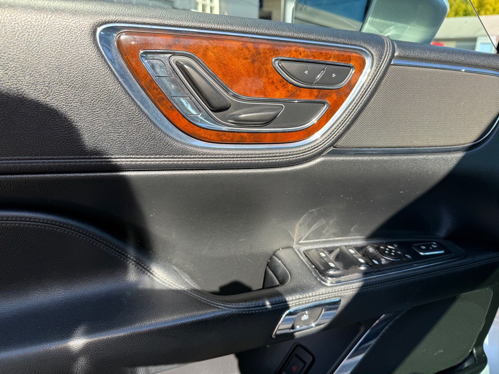 2019 Lincoln Continental Image 18