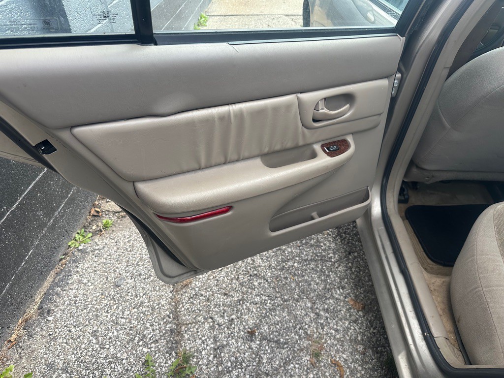 2003 Buick Century Image 11