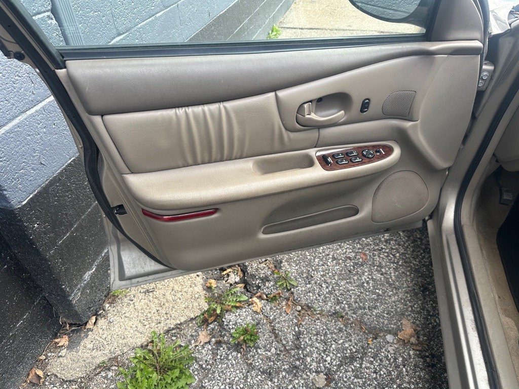 2003 Buick Century Image 15
