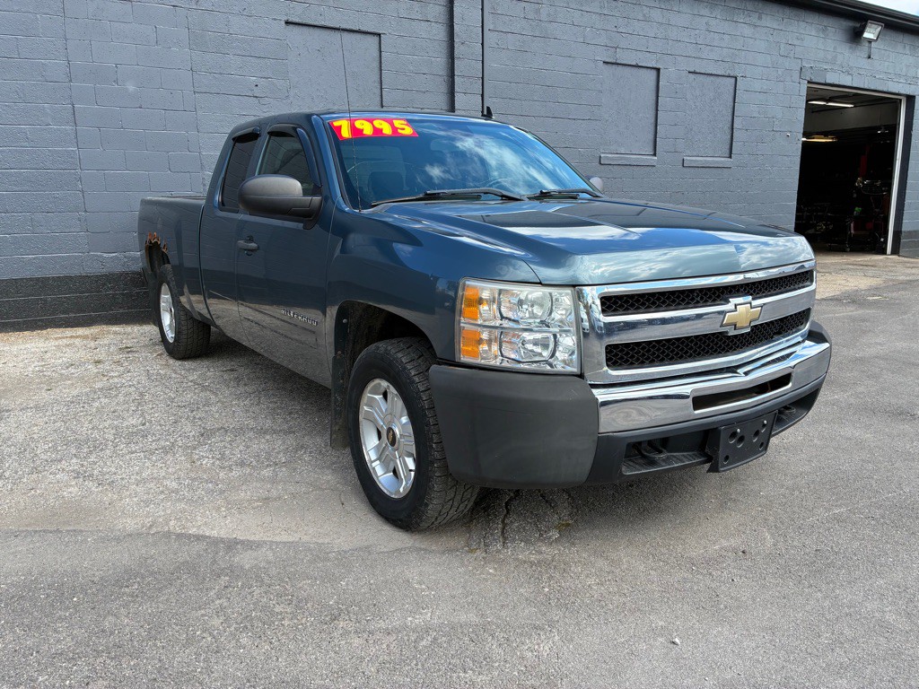 2010 Chevrolet Silverado 1500 Image 2