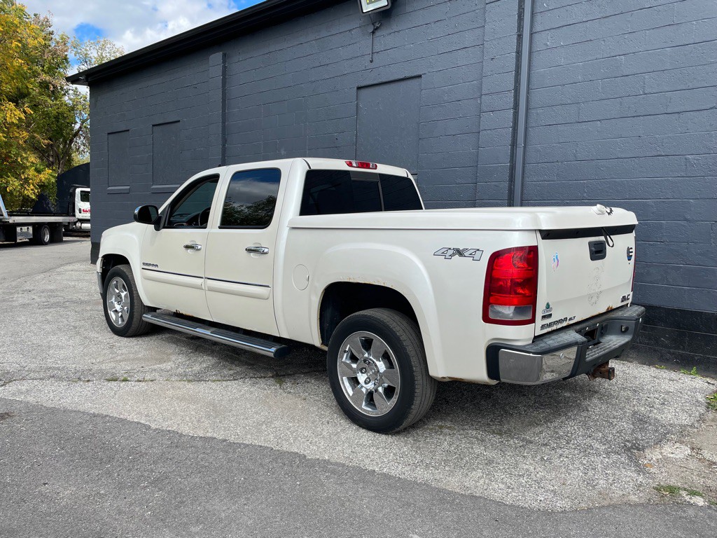2011 GMC Sierra Image 3
