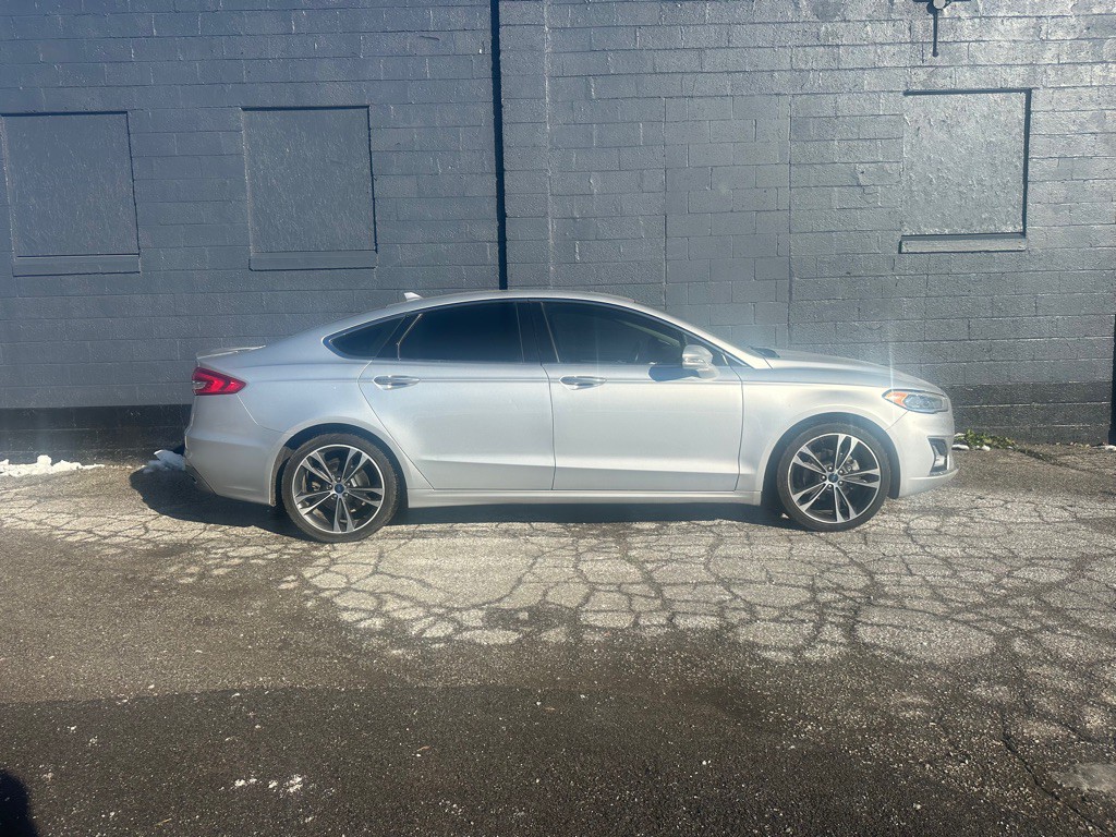 2019 Ford Fusion Image 2