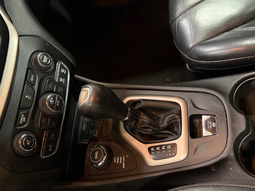 2017 Jeep Cherokee Image 6