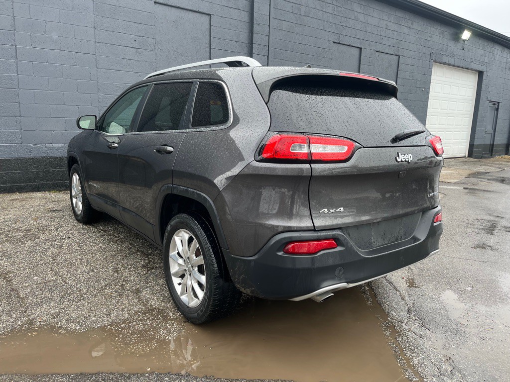 2017 Jeep Cherokee Image 12