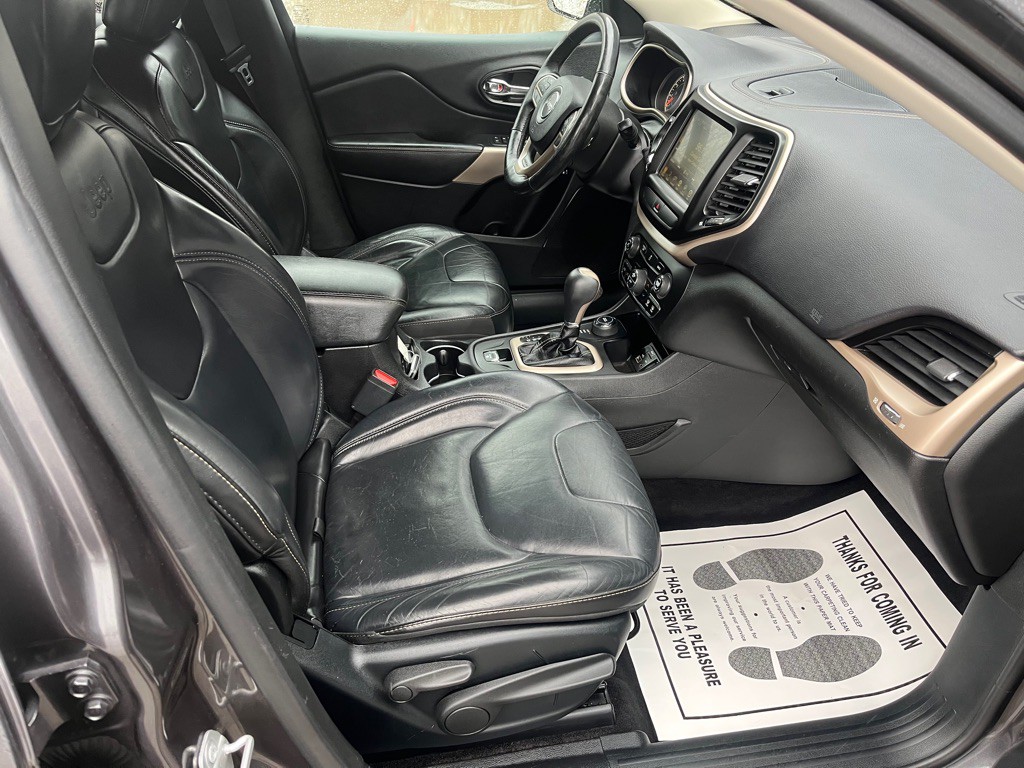 2017 Jeep Cherokee Image 20