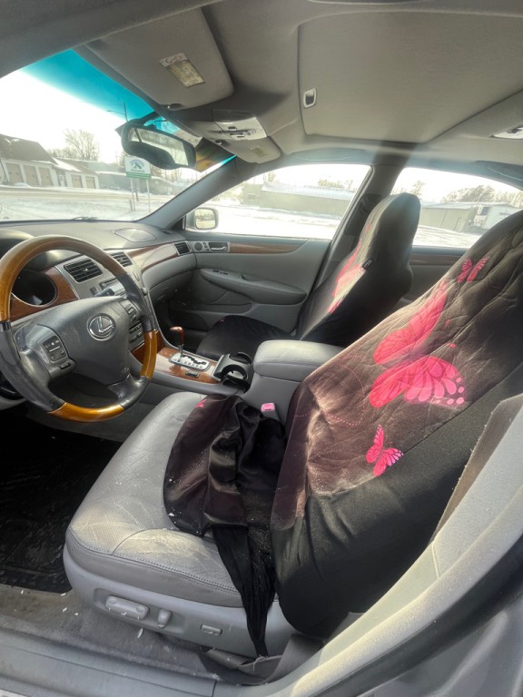 2005 Lexus ES Image 4