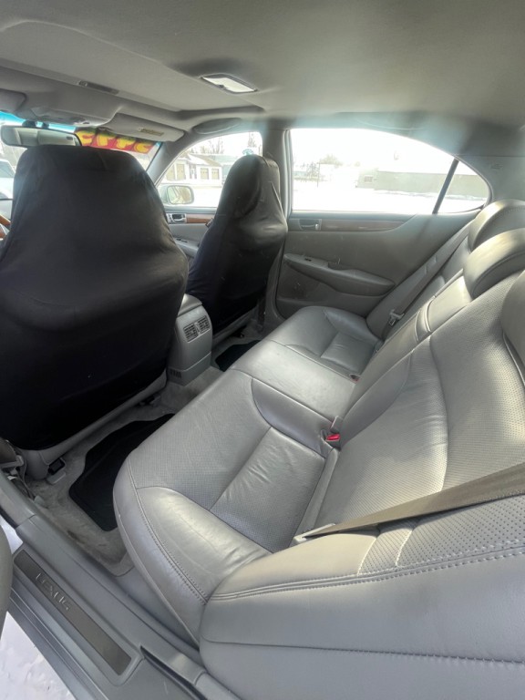 2005 Lexus ES Image 5