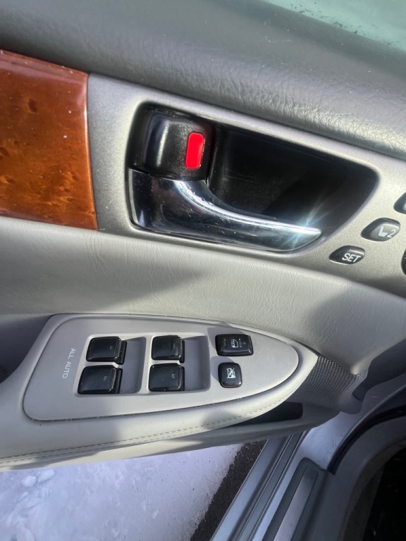 2005 Lexus ES Image 6