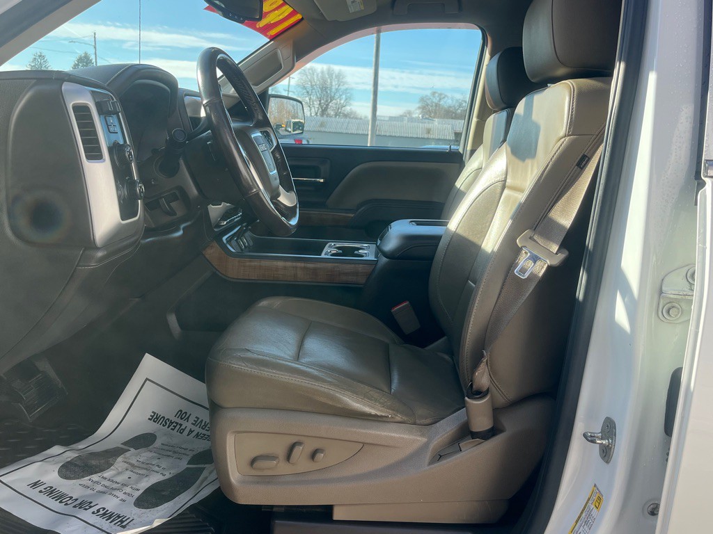 2016 GMC Sierra Image 2