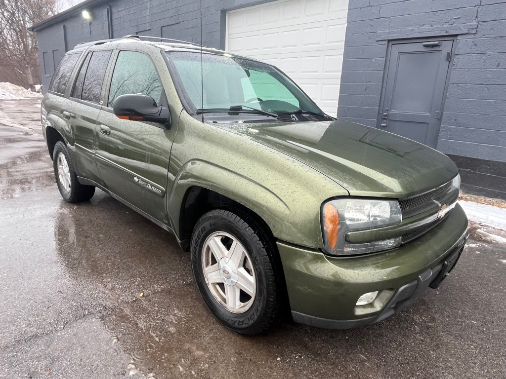 2002 Chevrolet Trailblazer Image 1