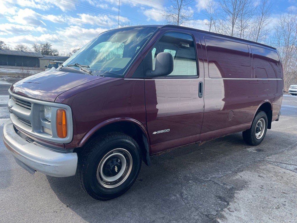 2001 Chevrolet Express Image 14