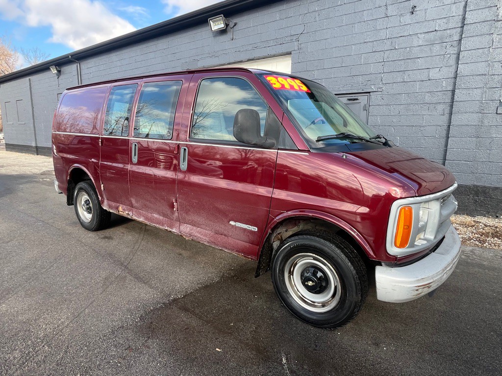 2001 Chevrolet Express Image 20