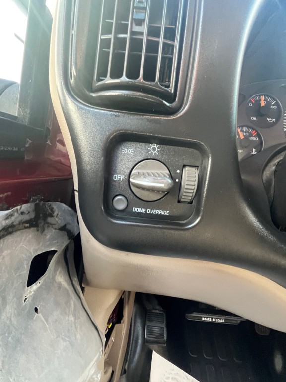 2001 Chevrolet Express Image 27