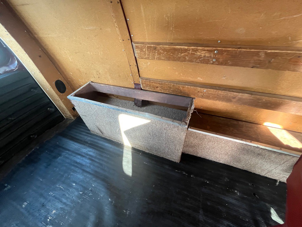 2001 Chevrolet Express Image 31