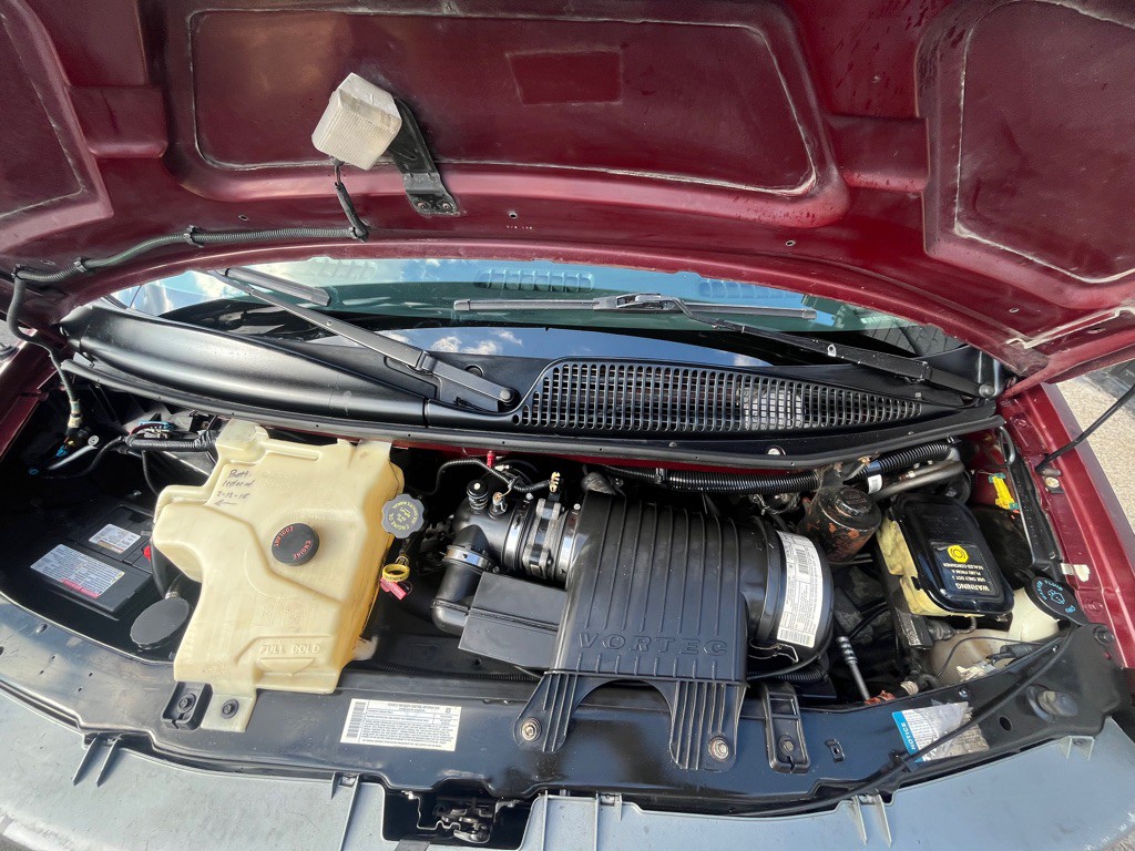 2001 Chevrolet Express Image 33