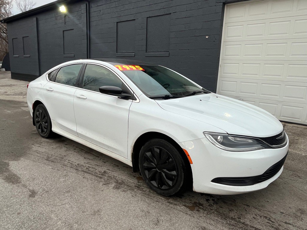 2015 Chrysler 200 Image 1
