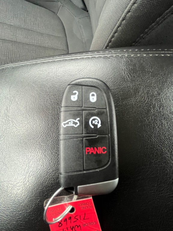 2015 Chrysler 200 Image 21