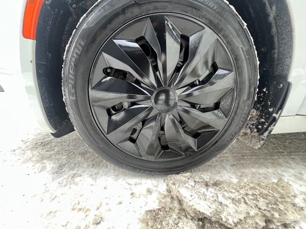 2015 Chrysler 200 Image 23