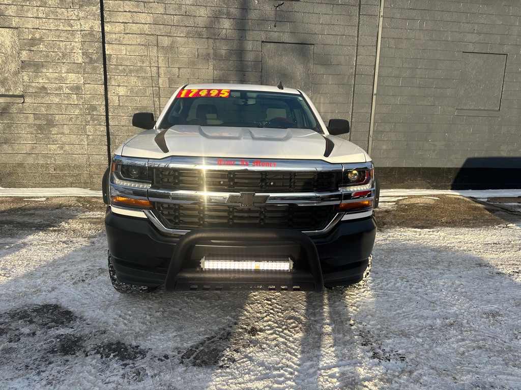 2018 Chevrolet Silverado 1500 Image 2