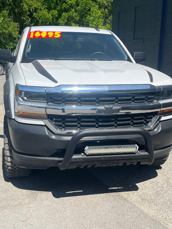 2018 Chevrolet Silverado 1500 Image 2
