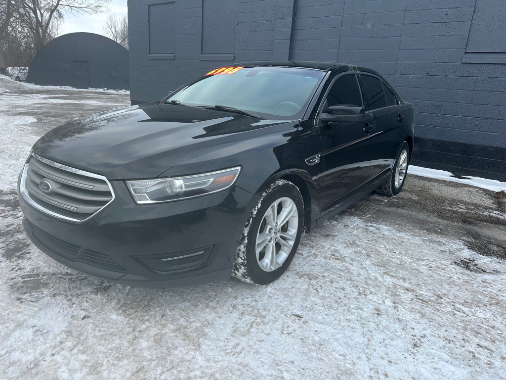 2015 Ford Taurus Image 1