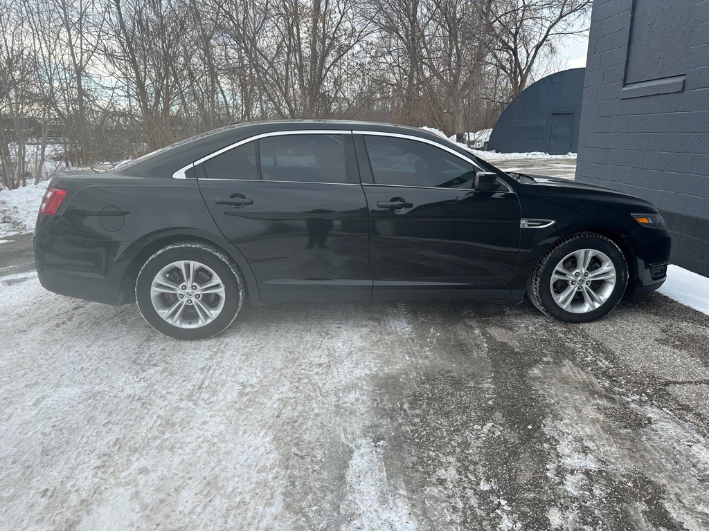 2015 Ford Taurus Image 6