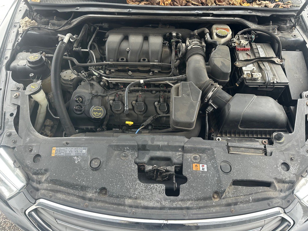 2015 Ford Taurus Image 16