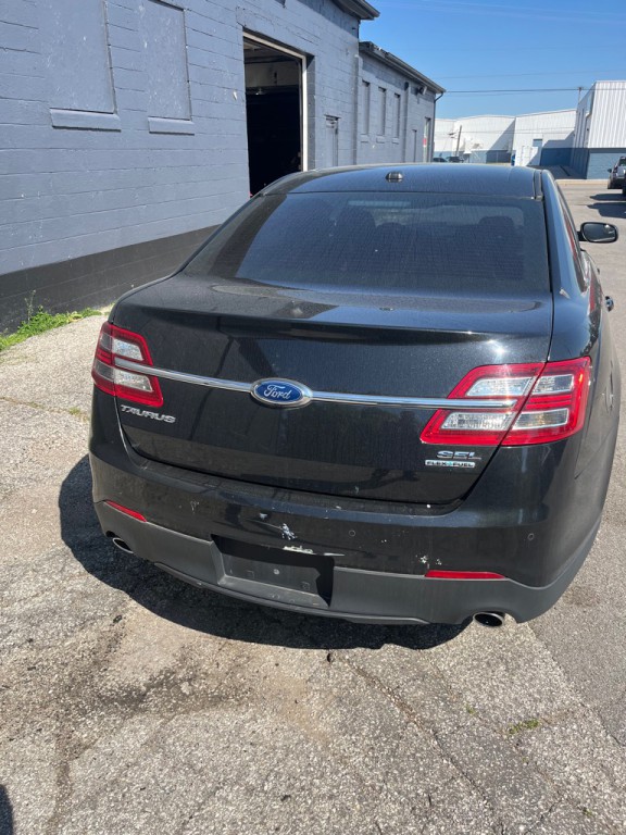 2015 Ford Taurus Image 5