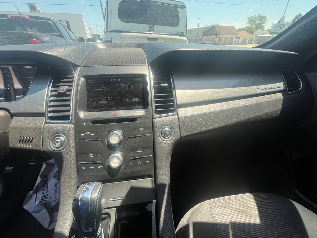 2015 Ford Taurus Image 15