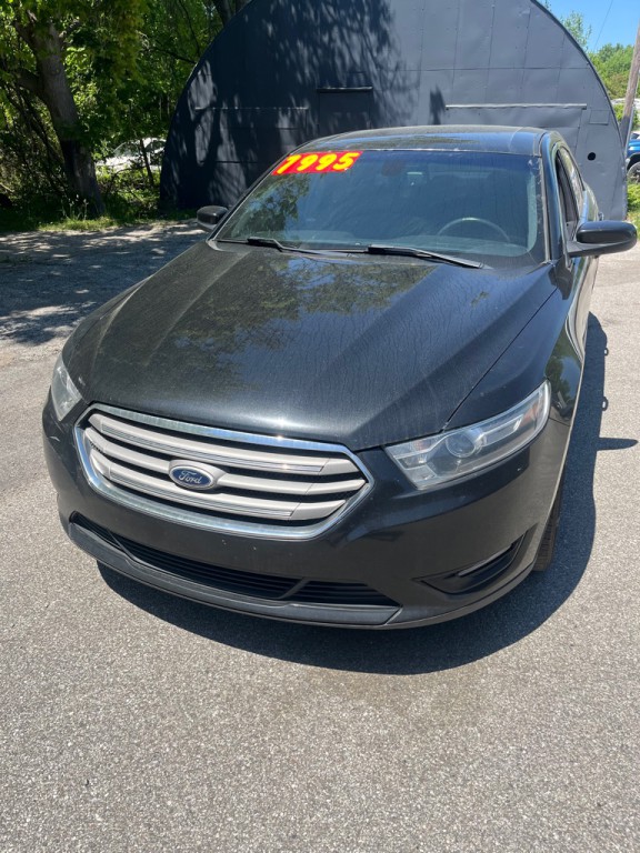 2015 Ford Taurus Image 2