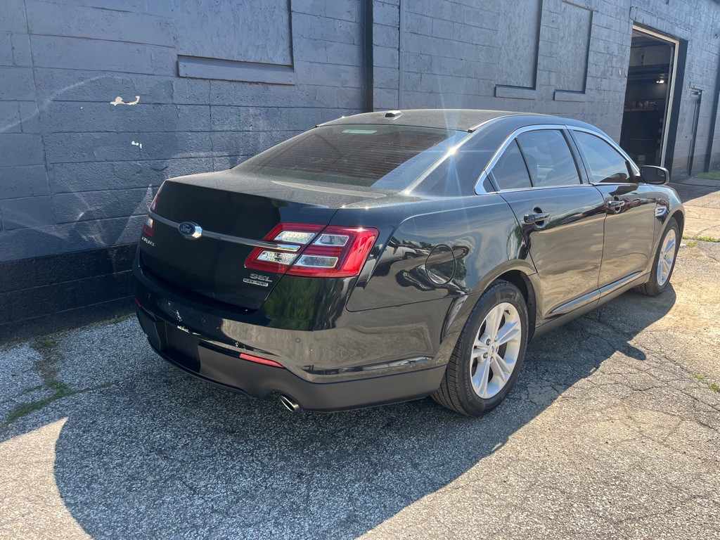 2015 Ford Taurus Image 6