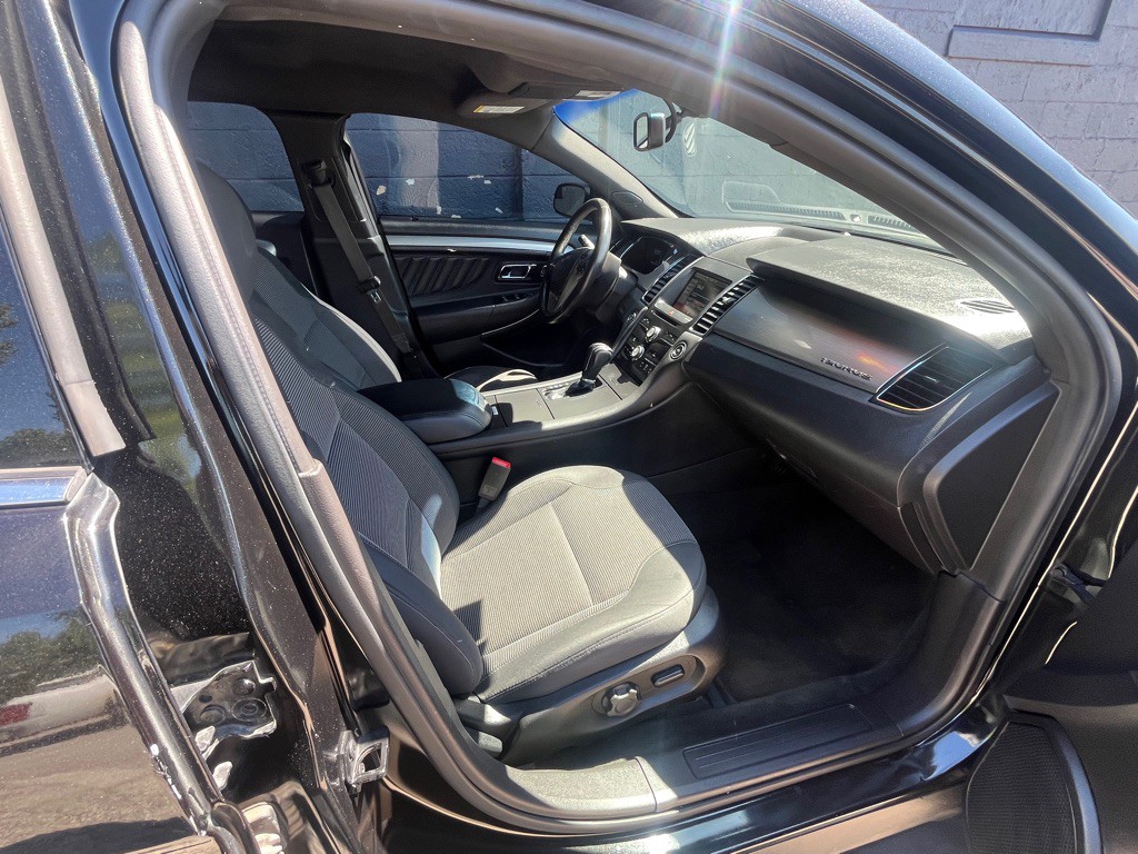 2015 Ford Taurus Image 10
