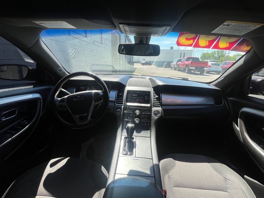 2015 Ford Taurus Image 12