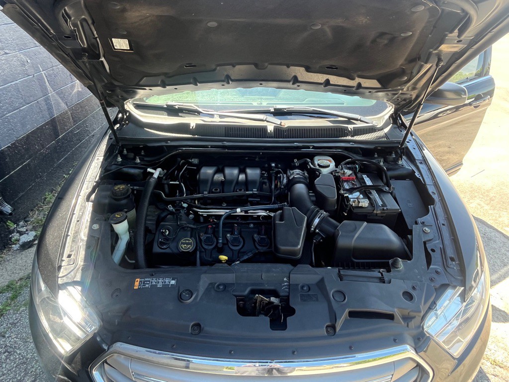 2015 Ford Taurus Image 14