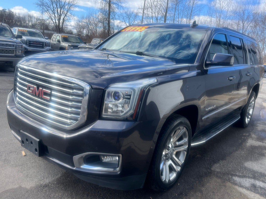 2017 GMC Yukon Image 2