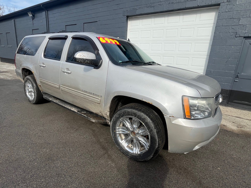 2009 Chevrolet Suburban Image 1