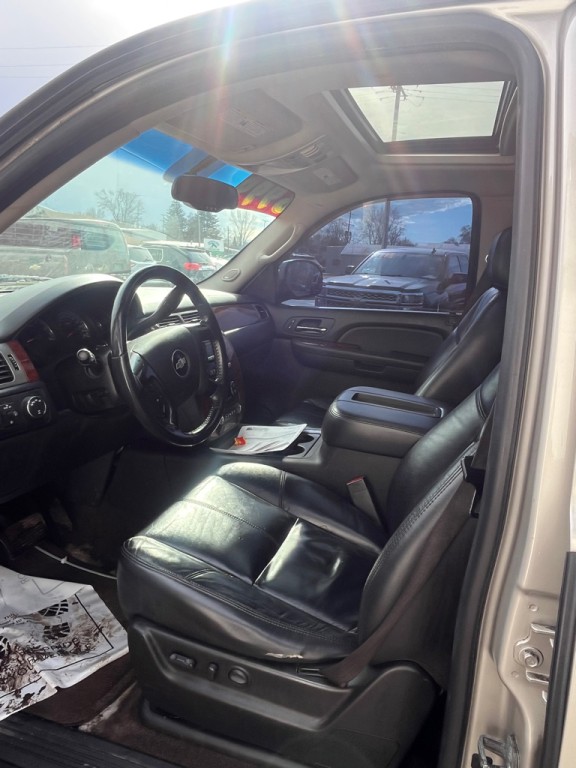 2009 Chevrolet Suburban Image 9