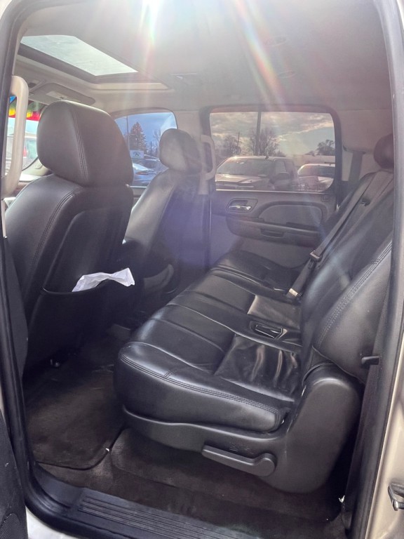2009 Chevrolet Suburban Image 10