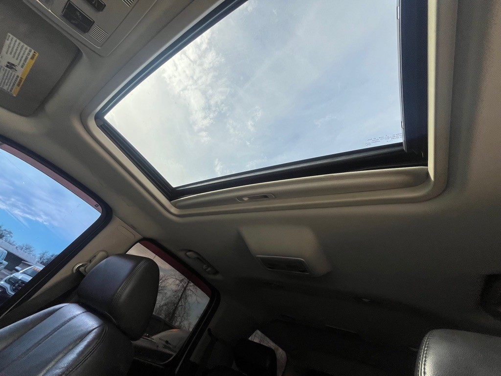 2009 Chevrolet Suburban Image 12