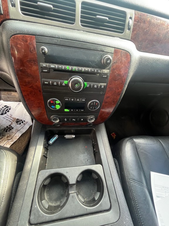 2009 Chevrolet Suburban Image 16